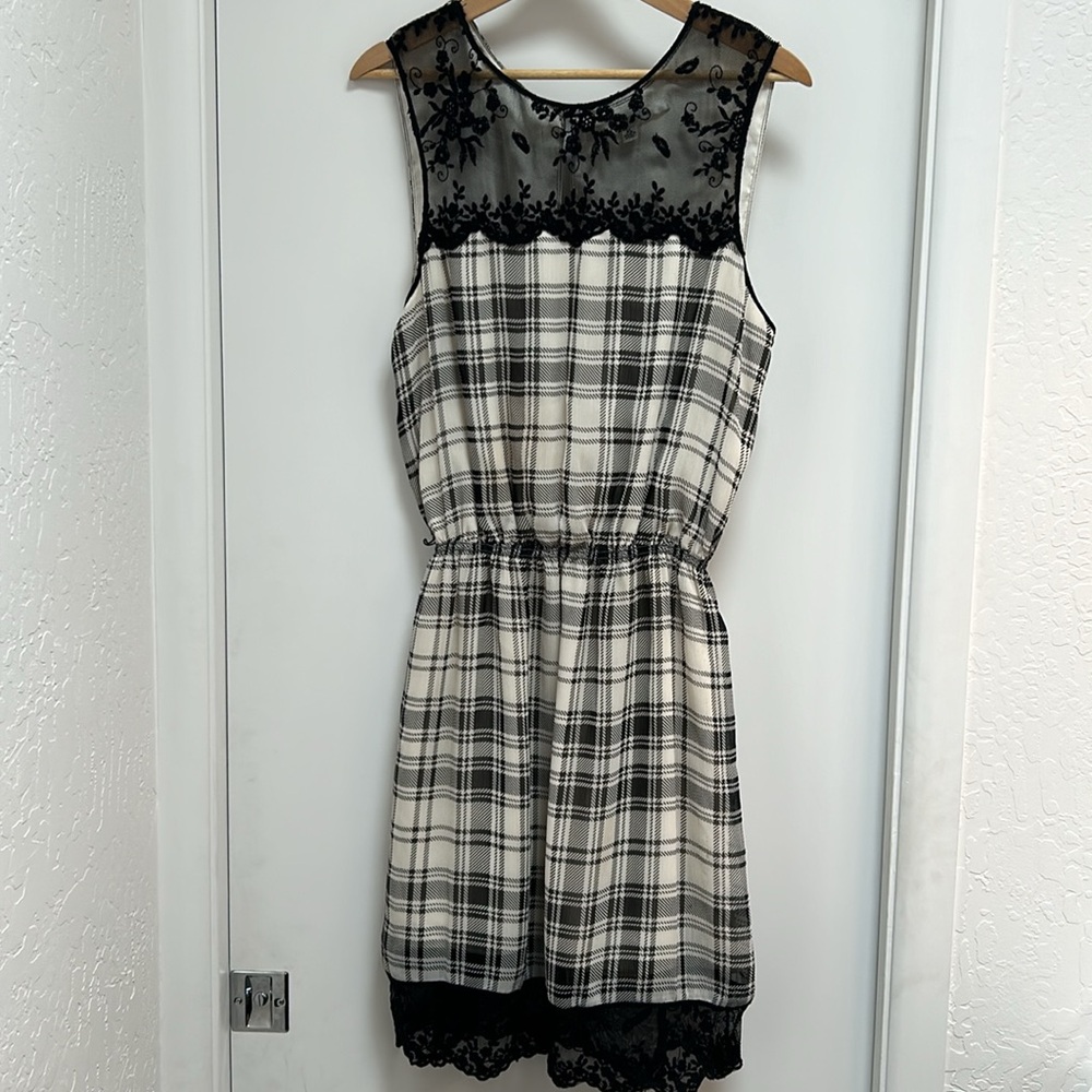 Max Studio Plaid Dress with Floral Lace Accents Sleeveless Keyhole Back Size XL